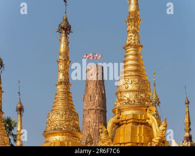 Particolare della Pagoda di Shwedagon, il più famoso punto di riferimento di Yangon, Myanmar. Foto Stock