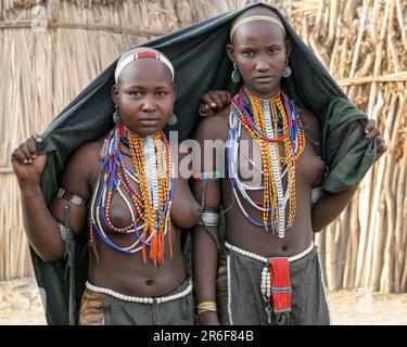 Membri della tribù Arbore fotografati nella valle di Omo, Etiopia, Foto Stock