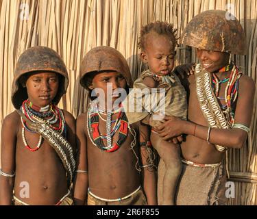 Membri della tribù Arbore fotografati nella valle di Omo, Etiopia, Foto Stock