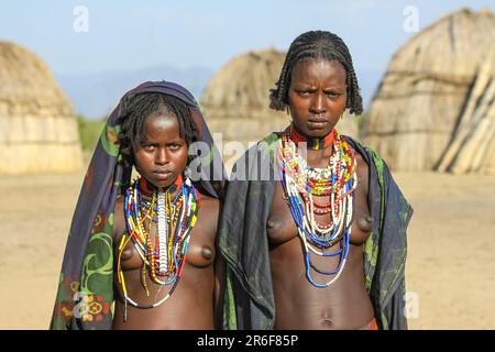 Membri della tribù Arbore fotografati nella valle di Omo, Etiopia, Foto Stock