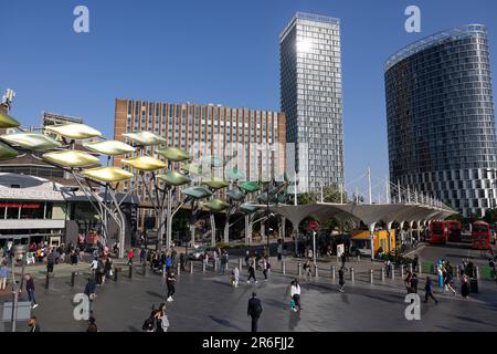 Stratford, il cuore del centro culturale di East London, tra cui l'Olympic Park e il centro commerciale Westfield, Inghilterra, Regno Unito Foto Stock