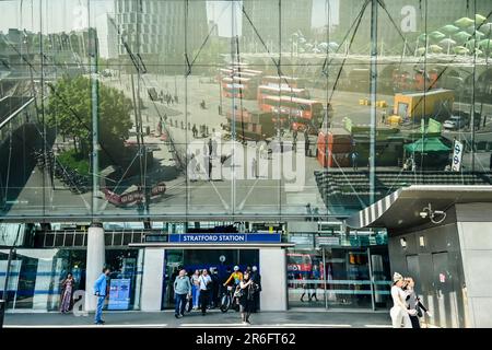 Entrata della Stazione di Stratford, la stazione principale di East London Foto Stock