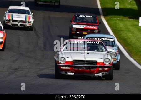 Graham Bryant, Chevrolet Camaro Z28, HRDC ‘Gerry Marshall’ Trophy Series, oltre 30 vetture in griglia per una gara di quarantacinque minuti a due piloti con p Foto Stock