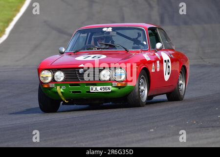 David Erwin, Alfa Romeo 2000 GTV, HRDC ‘Gerry Marshall’ Trophy Series, oltre 30 vetture in griglia per una gara di quarantacinque minuti a due piloti con pre- Foto Stock