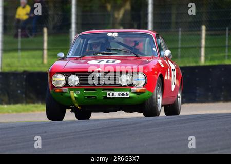 David Erwin, Alfa Romeo 2000 GTV, HRDC ‘Gerry Marshall’ Trophy Series, oltre 30 vetture in griglia per una gara di quarantacinque minuti a due piloti con pre- Foto Stock