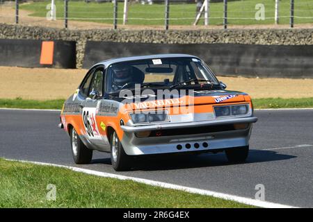 Gregor Marshall, Alex Kapadia, Vauxhall Firenza Droopsnoot, HRDC ‘Gerry Marshall’ Trophy Series, oltre 30 vetture in griglia per quarantacinque minuti due Foto Stock