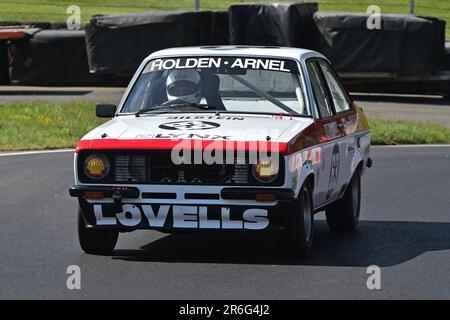 Dave Devine, Ford Escort RS2000, HRDC ‘Gerry Marshall’ Trophy Series, oltre 30 vetture in griglia per una gara di quarantacinque minuti a due piloti con pre-1 Foto Stock