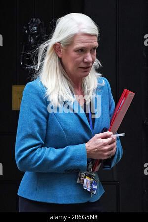 Foto del file datata 14/09/21 del Co-presidente del Partito conservatore Amanda Milling lasciando Downing Street, Londra, dopo la riunione settimanale del Gabinetto del governo. La fresatura riceverà una dannazione nella lista degli onori delle dimissioni da tempo attesa di Boris Johnson, pubblicata dal Governo. Data di emissione: Venerdì 9 giugno 2023. Foto Stock