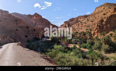 Oasi panoramica Ait Mansour nelle montagne anti-Atlante del Marocco Foto Stock