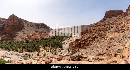 Vista panoramica della famosa gola di Amtoudi sulle montagne dell'Anti-Atlante, Marocco Foto Stock