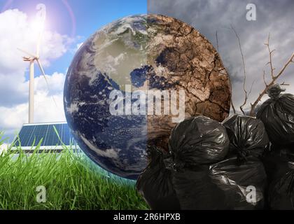 Inquinamento ambientale. Collage diviso in terra pulita e contaminata. Globo con turbina eolica e pannelli solari su un lato e terreno incrinato con Foto Stock