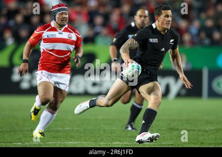 Sonny Bill Williams, neozelandese, in azione contro il Giappone durante una partita di Pool A della Coppa del mondo di rugby 2011, Waikato Stadium, Hamilton, Nuova Zelanda, Venerdì, Settembre 16, 2011. Foto Stock