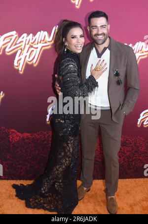 Los Angeles, California, USA 9th Giugno 2023 attrice/regista Eva Longoria e attore Jesse Metcalfe partecipano alla Los Angeles Special Screening of Searchlight Pictures 'Flamin' Hot' all'Hollywood Post 43 American Legion il 9 Giugno 2023 a Los Angeles, California, USA. Foto di Barry King/Alamy Live News Foto Stock