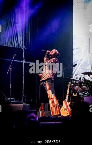 Fotografías del concierto de Fantastic Negrito en Zaragoza, en el festival Música al raso celebrado el 8 de junio de 2023 en el Jardín de Invierno Foto Stock