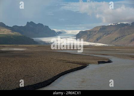 Pianura di sabbia di Skeidarsandur, fiume Skeidara, ghiacciaio di Skaftadellsjokull, Parco Nazionale di Skaftadell, Islanda, Skaftadellsjoekull Foto Stock
