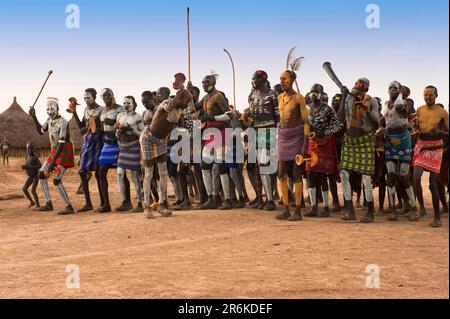 Popolo Karo, cerimonia di danza tradizionale, Omo Valley, Sud Etiopia, Karo Foto Stock