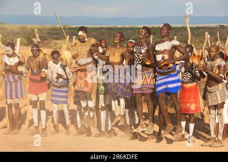 Popolo Karo, cerimonia di danza tradizionale, Omo Valley, Sud Etiopia, Karo Foto Stock