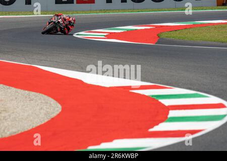 Misano Adriatico, Ita. 09th giugno, 2023. Durante il MotoGP Oakley Gran Premio d'Italia Prove libere Venerdì, MotoGP d'Italia - al circuito del Mugello il 9 giugno 2023 a Scarperia, Italia. (Foto di Fabio Averna/Sipa USA) Credit: Sipa USA/Alamy Live News Foto Stock