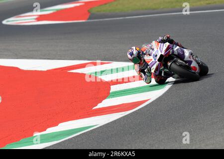 Misano Adriatico, Ita. 09th giugno, 2023. Durante il MotoGP Oakley Gran Premio d'Italia Prove libere Venerdì, MotoGP d'Italia - al circuito del Mugello il 9 giugno 2023 a Scarperia, Italia. (Foto di Fabio Averna/Sipa USA) Credit: Sipa USA/Alamy Live News Foto Stock