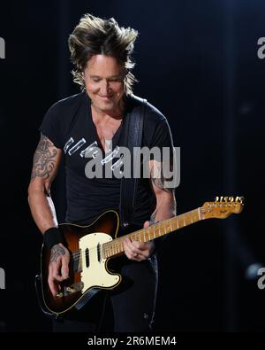 Nashville, Stati Uniti. 09th giugno, 2023. Keith Urban Performing al 50th° CMA Fest annuale tenutosi al Nissan Stadium il 9 giugno 2023 a Nashville, Tennessee. © Curtis Hilbun/AFF-USA.com Credit: AFF/Alamy Live News Foto Stock