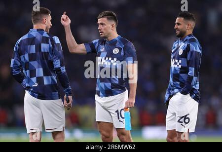 Istanbul, Turchia. 10th giugno, 2023. Jack Grealish di Manchester City gestirà l'Aymeric Laporte di Manchester City prima della finale della UEFA Champions League allo Stadio Olimpico Ataturk di Istanbul. Il credito dell'immagine dovrebbe essere: Paul Terry/Sportimage Credit: Sportimage Ltd/Alamy Live News Foto Stock