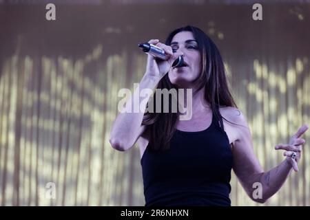 Rouen, Francia. 10th giugno, 2023. Jenifer suona in scena durante l'ottava edizione di Armada il 10 giugno 2023 a Rouen, Francia. Credit: Bernard Menigault/Alamy Live News Foto Stock