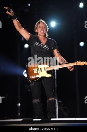 Nashville, Tennessee, Stati Uniti. 9th giugno, 2023. Keith Urban sul palco per il CMA Fest 2023 - VEN, Nissan Stadium, Nashville, TN 9 giugno 2023. Credit: Derek Storm/Everett Collection/Alamy Live News Foto Stock