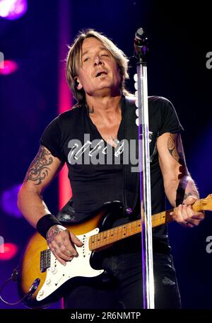 Nashville, Tennessee, Stati Uniti. 9th giugno, 2023. Keith Urban sul palco per il CMA Fest 2023 - VEN, Nissan Stadium, Nashville, TN 9 giugno 2023. Credit: Derek Storm/Everett Collection/Alamy Live News Foto Stock