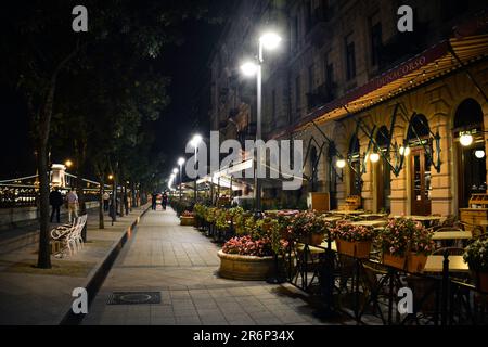 Notte nelle strade di Budapest sul Danubio - Ungheria Foto Stock