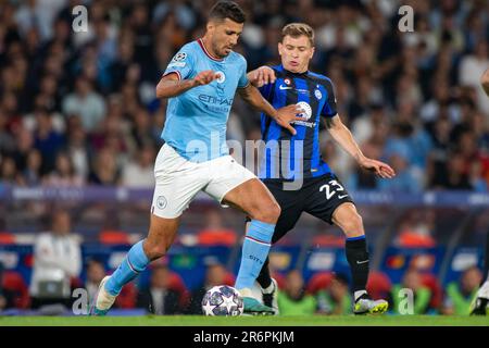 Istambul, Turchia. 11th giugno, 2023. Rodri di Manchester City e Nicolò Barella di Inter durante la finale di UEFA Champions League 2023 tra Manchester City e Inter al Atatürk Olympic Stadium di Istanbul, Turchia il 10 giugno 2023 (Foto di Andrew SURMA/ Credit: Sipa USA/Alamy Live News Foto Stock