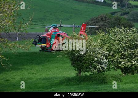 L'ambulanza aerea gallese atterrò in un campo Foto Stock