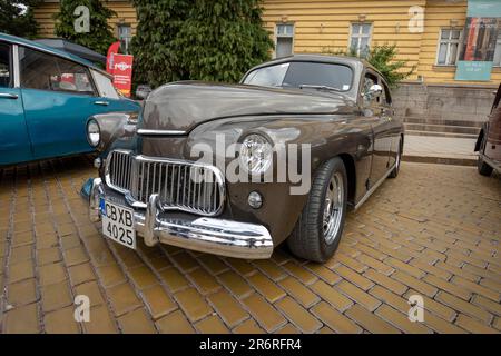 Sofia, Bulgaria - 10 giugno 2023: Sfilata retrò vecchia vintage o auto d'epoca o auto, retrò auto Warszawa Foto Stock