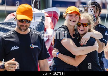 Scheveningen, Paesi Bassi. 11th giugno 2023. SCHEVENINGEN - Re Willem-Alexander e Regina Maxima visitano il traguardo della sesta tappa della Ocean Race. L'Ocean Race è una delle più grandi competizioni velistiche del mondo. ANP JEFFREY GROENEWEG netherlands OUT - belgium OUT Credit: ANP/Alamy Live News Foto Stock