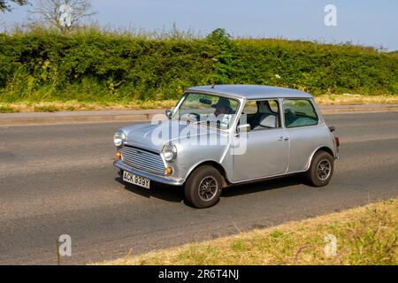 1983 80s Austin Mini Mayfair Auto Argento ottanta; Classic & Performance Motor Show alla Hoghton Tower; Supercar Showtime Giugno 2023 Foto Stock