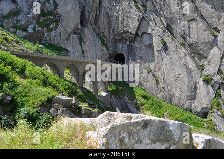 Presso il Ponte del Diavolo, Schoellenen Gorge, Uri Foto Stock