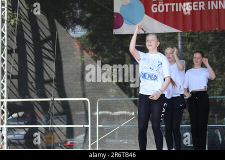 10 giugno 2023, GÃ¶ttingen, bassa Sassonia, Germania: Un artista locale esegue una danza alla manifestazione culturale di sabato sera a GÃ¶ttingen, Germania. (Credit Image: © Tubal Sapkota/Pacific Press via ZUMA Press Wire) SOLO PER USO EDITORIALE! Non per USO commerciale! Foto Stock