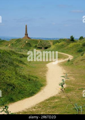 Sentiero per il memoriale di guerra all'Ham Hill Country Park, Somerset, Regno Unito Foto Stock