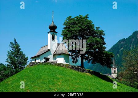 Chiesa in collina a Gaschurn, Montafon, Austria Foto Stock