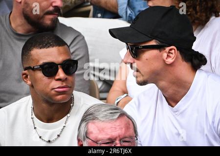 Parigi, Francia, Francia. 11th giugno, 2023. Kylian MBAPPE di PSG e Zlatan IBRAHIMOVIC durante il quindicesimo giorno di Roland-Garros 2023, French Open 2023, torneo di tennis Grand Slam allo stadio Roland-Garros il 11 giugno 2023 a Parigi, Francia. (Credit Image: © Matthieu Mirville/ZUMA Press Wire) SOLO PER USO EDITORIALE! Non per USO commerciale! Credit: ZUMA Press, Inc./Alamy Live News Foto Stock