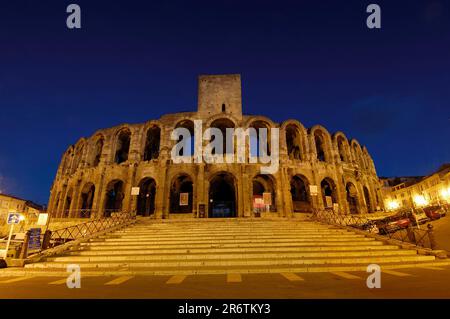 Anfiteatro romano, utilizzato come arena, Arles, Bocche del Rodano, Provenza-Alpi-Costa Azzurra, Sud della Francia, Arena Foto Stock