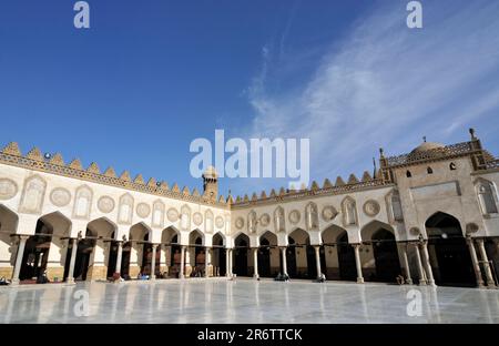 Cortile interno, Moschea al-Azhar, Cairo, Egitto Foto Stock