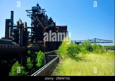 Sito industriale in disuso, Route Industriekultur, Parco paesaggistico di Duisburg-Nord, ex Ironworks di Meiderich, Duisburg, Ruhr Area, Nord Foto Stock