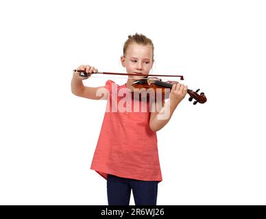 ragazza che piange con un violino isolato su sfondo bianco Foto Stock