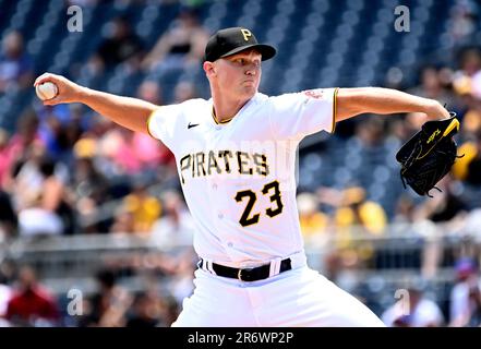 Pittsburgh, Stati Uniti. 11th giugno, 2023. Pittsburgh Pirates il lanciatore Mitch Keller (23) inizia contro i New York Mets al PNC Park domenica 11 giugno 2023 a Pittsburgh. Foto di Archie Carpenter/UPI Credit: UPI/Alamy Live News Foto Stock