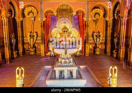 LINDERHOF, GERMANIA - 4 SETTEMBRE 2019: Interno del chiosco moresco presso il palazzo Linderhof, stato della Baviera, Germania. Foto Stock