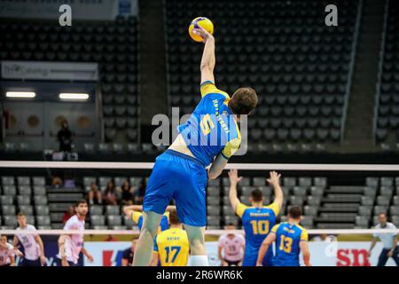 Zara, Croazia. 11th giugno, 2023. OLEH Plotnytskyi dell'Ucraina durante la partita della CEV Volleyball European Golden League 2023 di gruppo B tra Croazia e Ucraina presso la Sala degli Sport Cosici di Kresimir a Zara, Croazia, il 11 giugno 2023. Foto: Sime Zelic/PIXSELL Credit: Pixsell/Alamy Live News Foto Stock