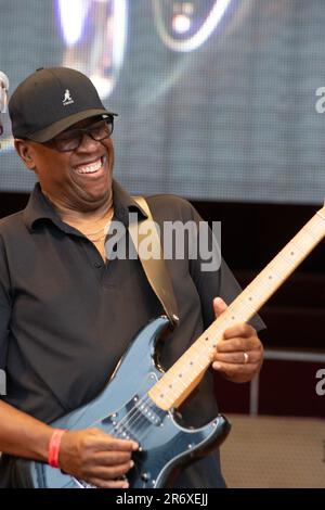 10 giugno 2023, Chicago, il, USA: Il Chicago Blues Festival ha continuato con un forte ritmo sabato sera 10th giugno. Le esibizioni di strong Blues hanno fatto ballare la folla con le braccia in aria. SugarRay Rayford, Demetria Taylor e la Mike Wheeler Band e Mud Morganfield (figlio di Muddy Waters) con una blues star stuudded band sono stati gli atti della serata. (Credit Image: © Karen I. Hirsch/ZUMA Press Wire) SOLO PER USO EDITORIALE! Non per USO commerciale! Foto Stock