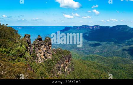 Formazione rocciosa di arenaria Three Sisters, Blue Mountains National Park, nuovo Galles del Sud, Sydney, Australia Foto Stock