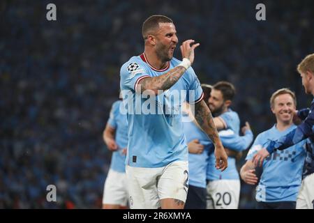 Istanbul, Turchia. 10th giugno, 2023. Kyle Walker (Manc) Calcio : Kyle Walker festeggia dopo aver vinto la finale della UEFA Champions League 2023 Istanbul match tra il Manchester City FC 1-0 FC Internazionale Milano allo Stadio Olimpico Ataturk di Istanbul, Turchia . Credit: Mutsu Kawamori/AFLO/Alamy Live News Foto Stock