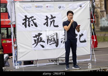 Londra, Regno Unito. 11th giugno, 2023. Simon Cheng, ex ufficiale del commercio e degli investimenti presso il Consolato Generale britannico di Hong Kong e attivista in esilio, è visto parlare durante il raduno. Hongkongers a Londra si è riunito in Piazza del Parlamento il 4th° anniversario del movimento pro-democratico di Hong Kong. Credit: SOPA Images Limited/Alamy Live News Foto Stock